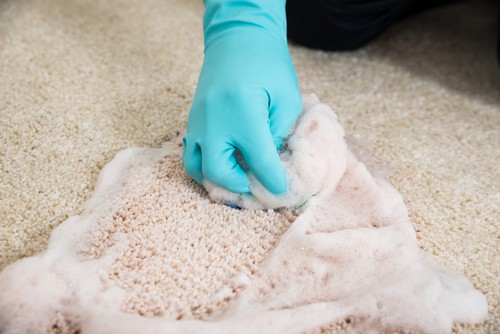 Carpet foam cleaning